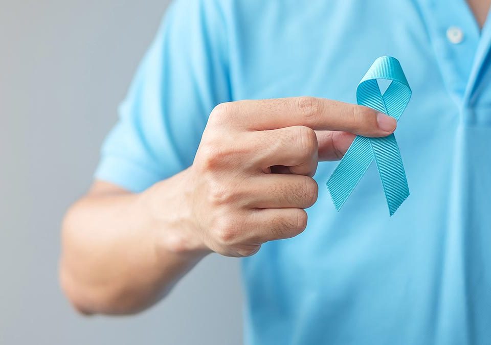 Mês de Conscientização do Câncer de Próstata de Novembro, Homem de camisa azul