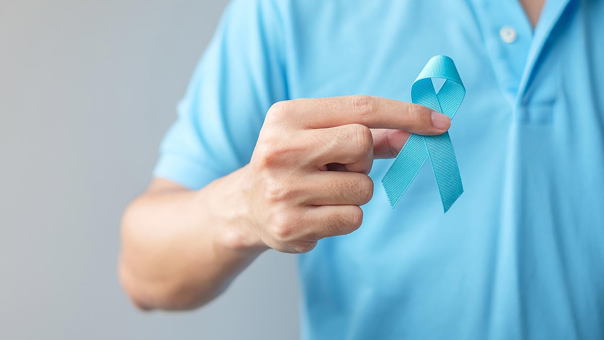 Mês de Conscientização do Câncer de Próstata de Novembro, Homem de camisa azul